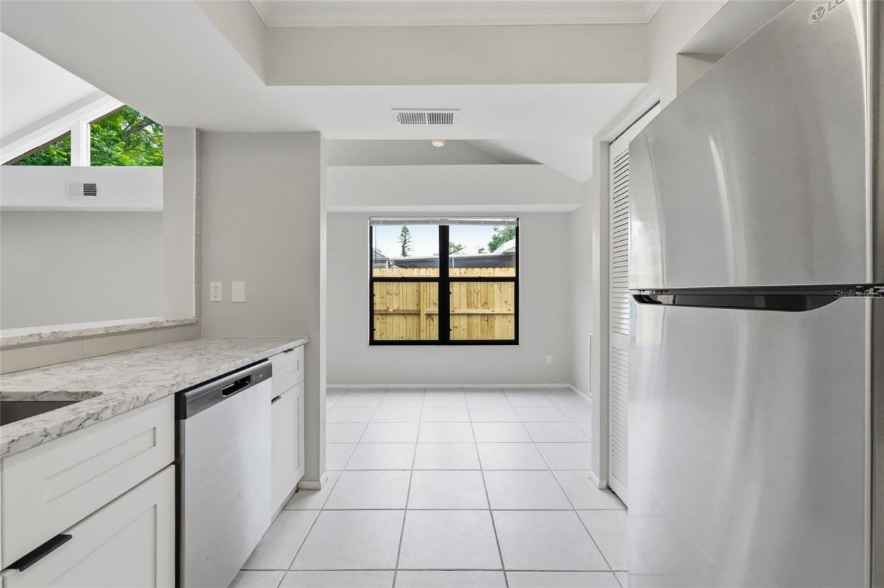 8232 Country Oaks Court, Sarasota, FL 34243 Photo