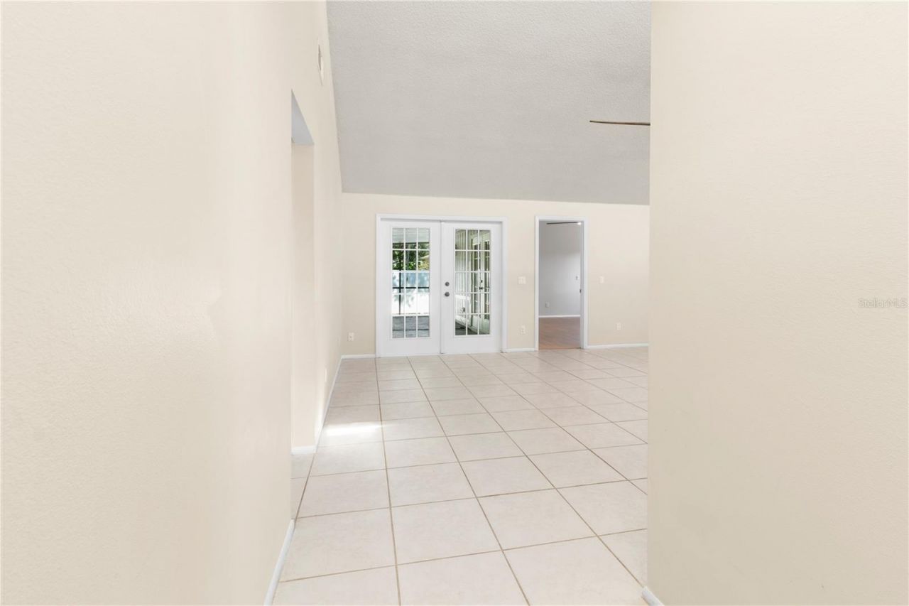 8232 Country Oaks Court , Sarasota, FL 34243 Photo