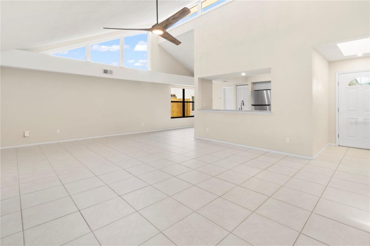 8232 Country Oaks Court , Sarasota, FL 34243 Photo