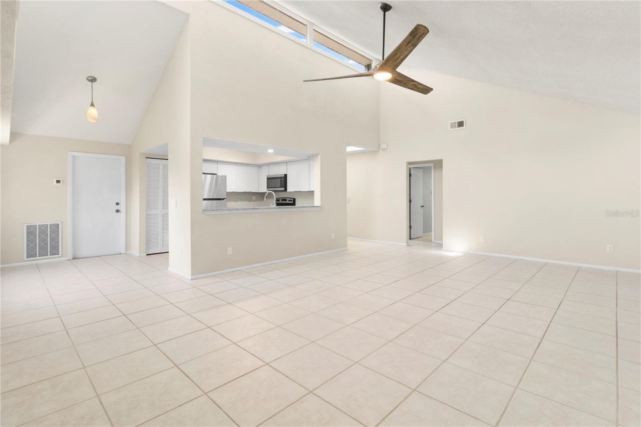 8232 Country Oaks Court , Sarasota, FL 34243 Photo