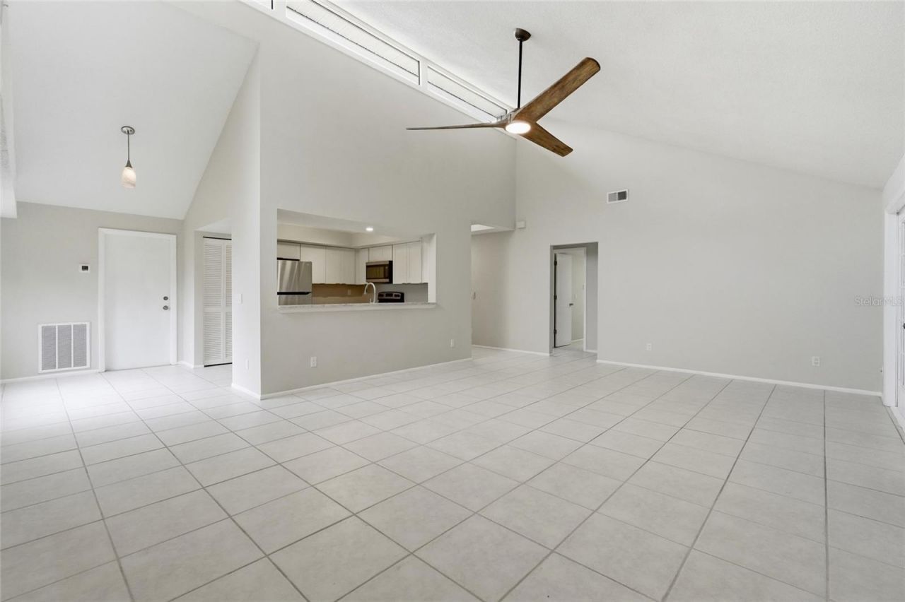 8232 Country Oaks Court, Sarasota, FL 34243 Photo