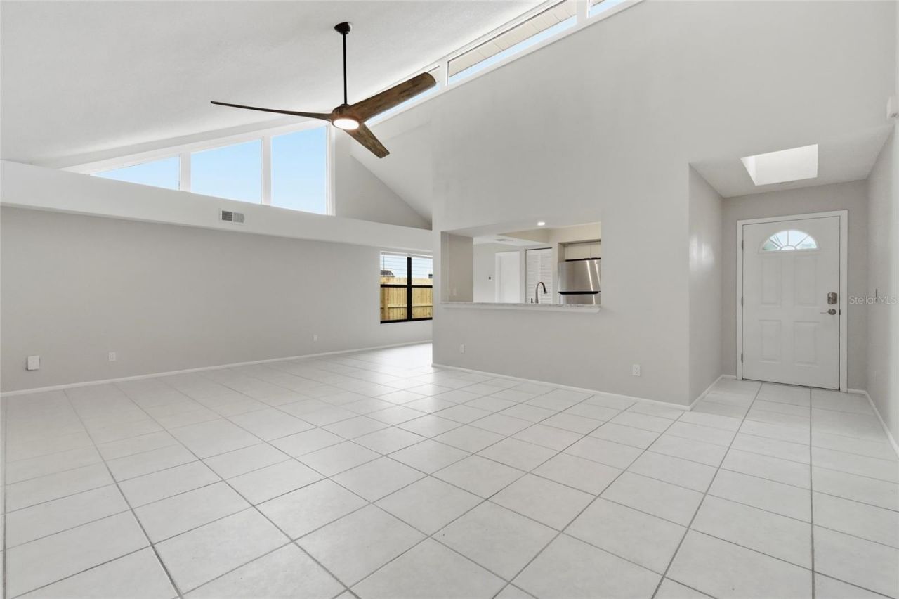 8232 Country Oaks Court, Sarasota, FL 34243 Photo