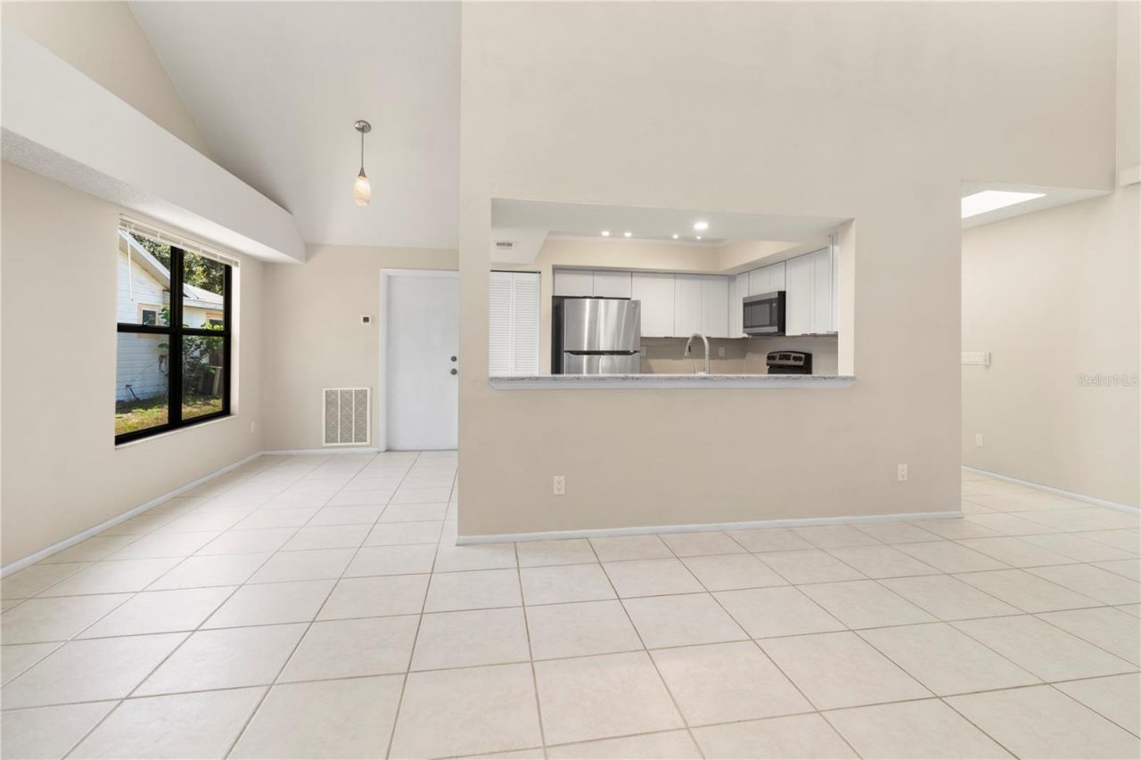 8232 Country Oaks Court , Sarasota, FL 34243 Photo