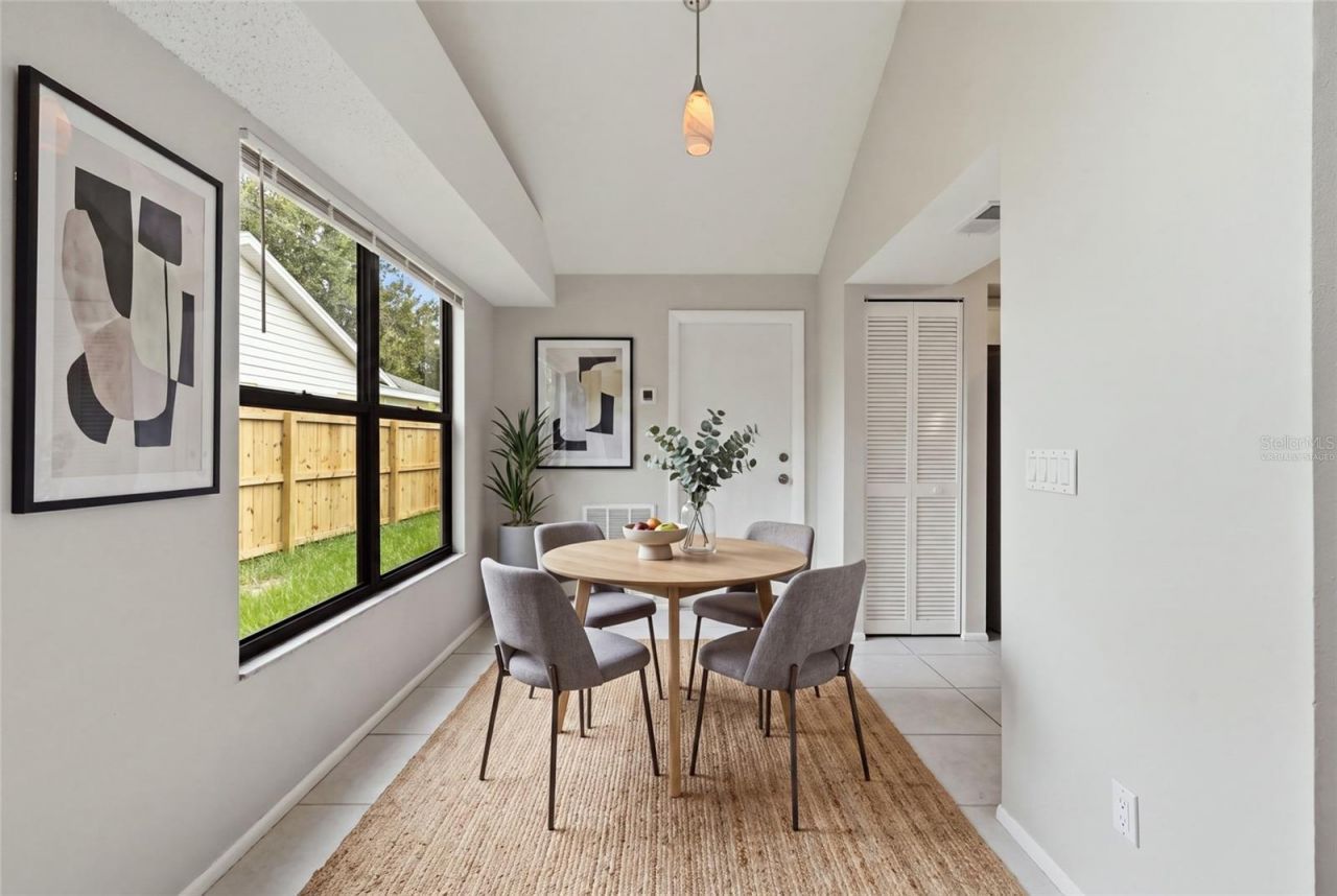 8232 Country Oaks Court, Sarasota, FL 34243 Photo