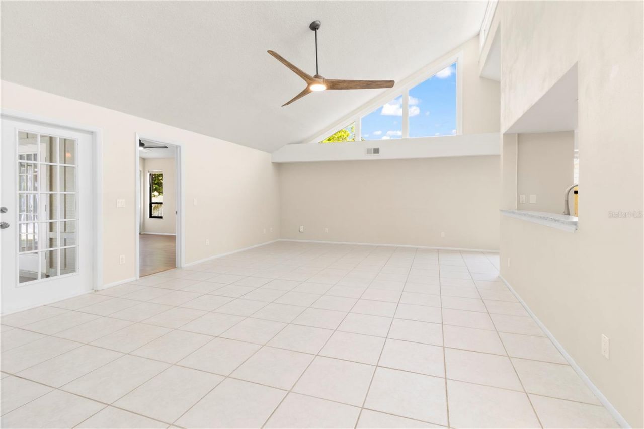 8232 Country Oaks Court , Sarasota, FL 34243 Photo