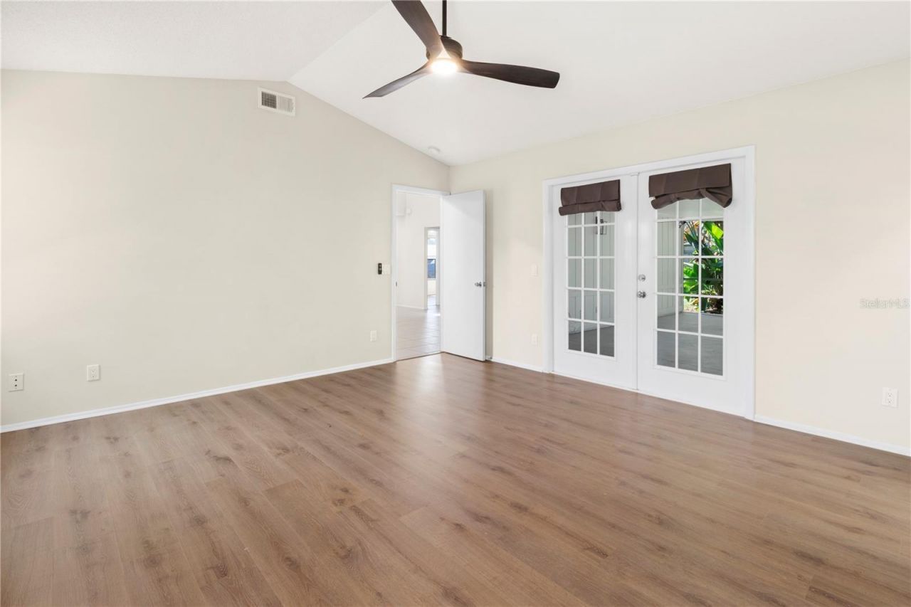 8232 Country Oaks Court , Sarasota, FL 34243 Photo