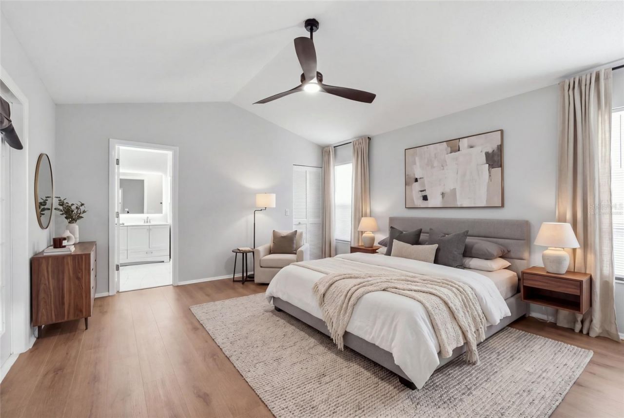 8232 Country Oaks Court, Sarasota, FL 34243 Photo