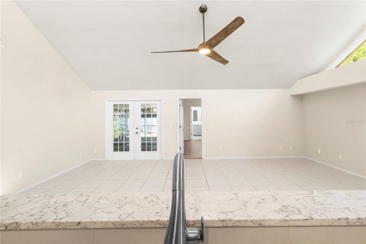 8232 Country Oaks Court , Sarasota, FL 34243 Photo