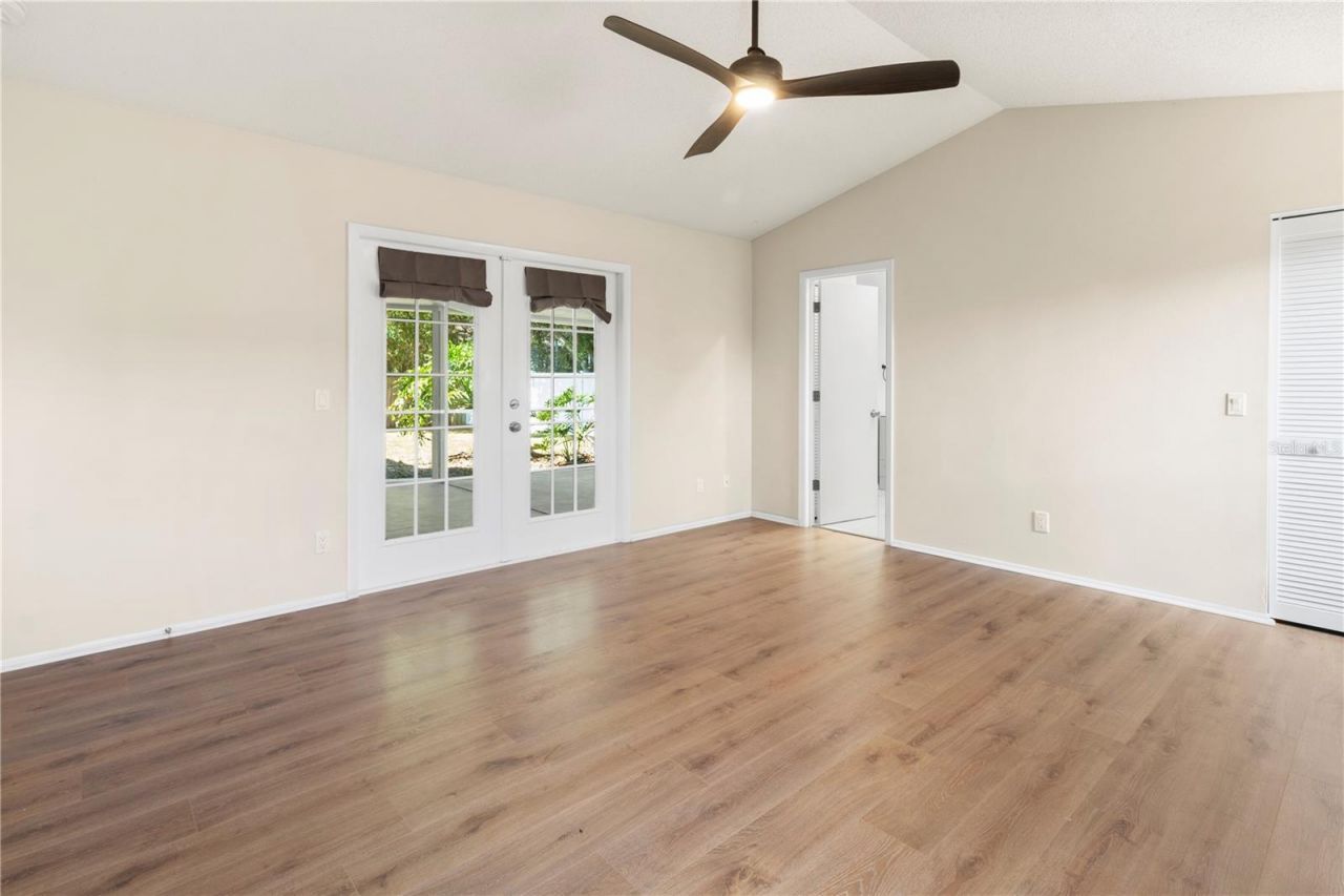 8232 Country Oaks Court , Sarasota, FL 34243 Photo