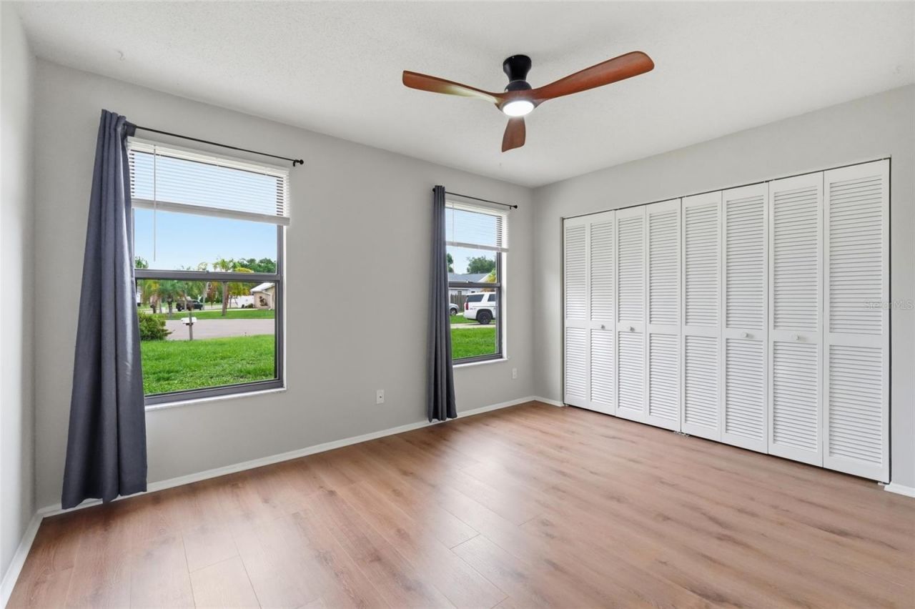 8232 Country Oaks Court, Sarasota, FL 34243 Photo