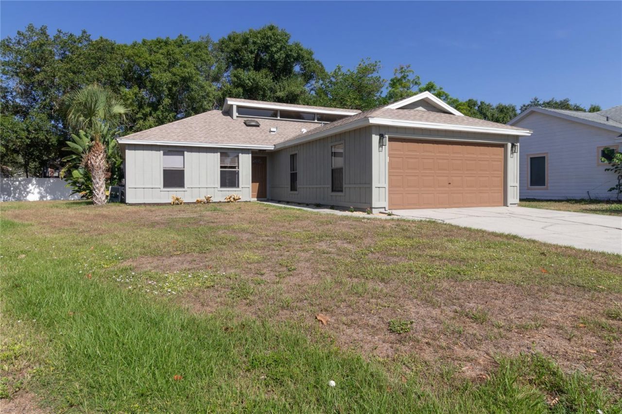 8232 Country Oaks Court , Sarasota, FL 34243 Photo