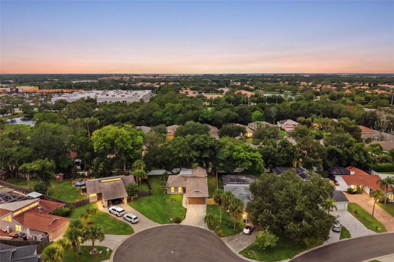 8232 Country Oaks Court, Sarasota, FL 34243 Photo