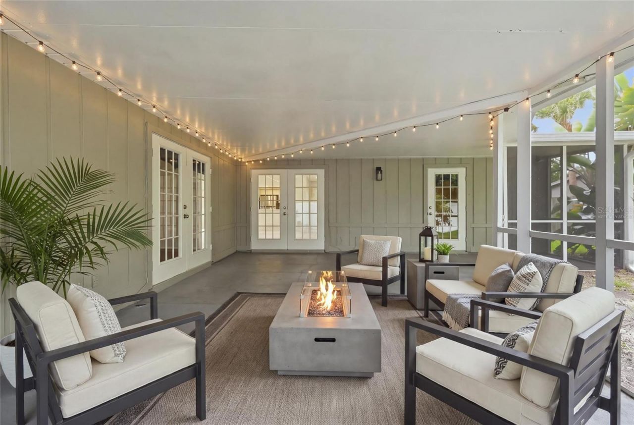 8232 Country Oaks Court, Sarasota, FL 34243 Photo