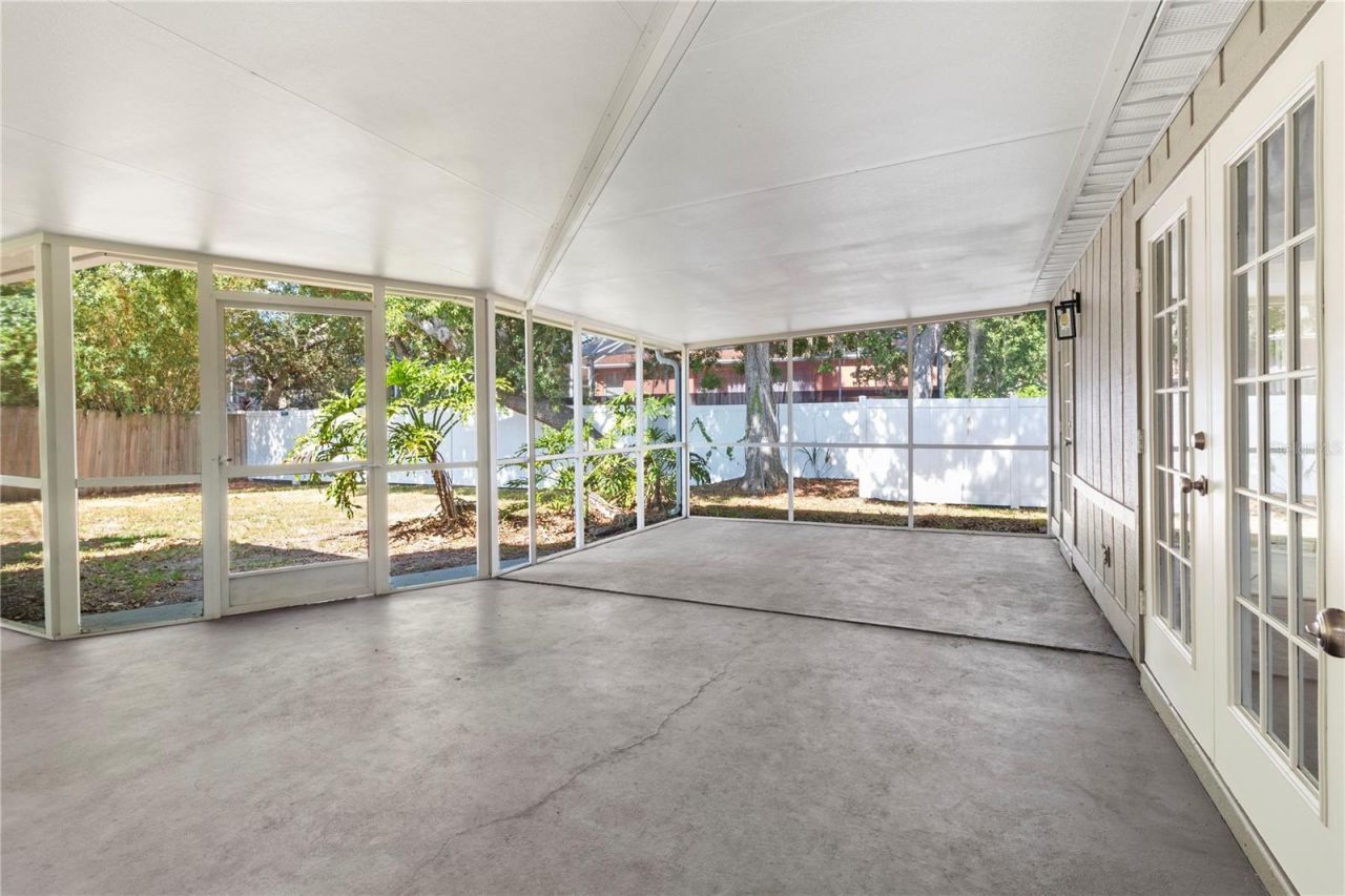8232 Country Oaks Court , Sarasota, FL 34243 Photo