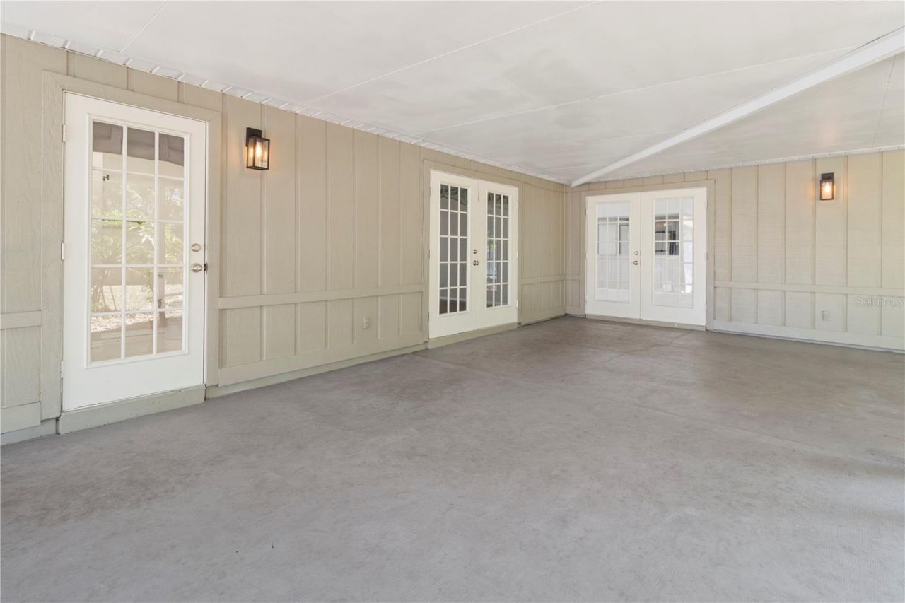 8232 Country Oaks Court , Sarasota, FL 34243 Photo