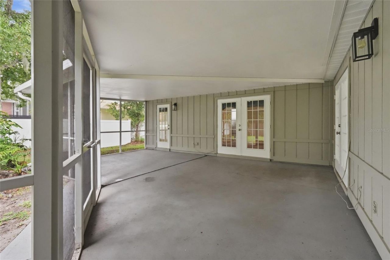 8232 Country Oaks Court, Sarasota, FL 34243 Photo
