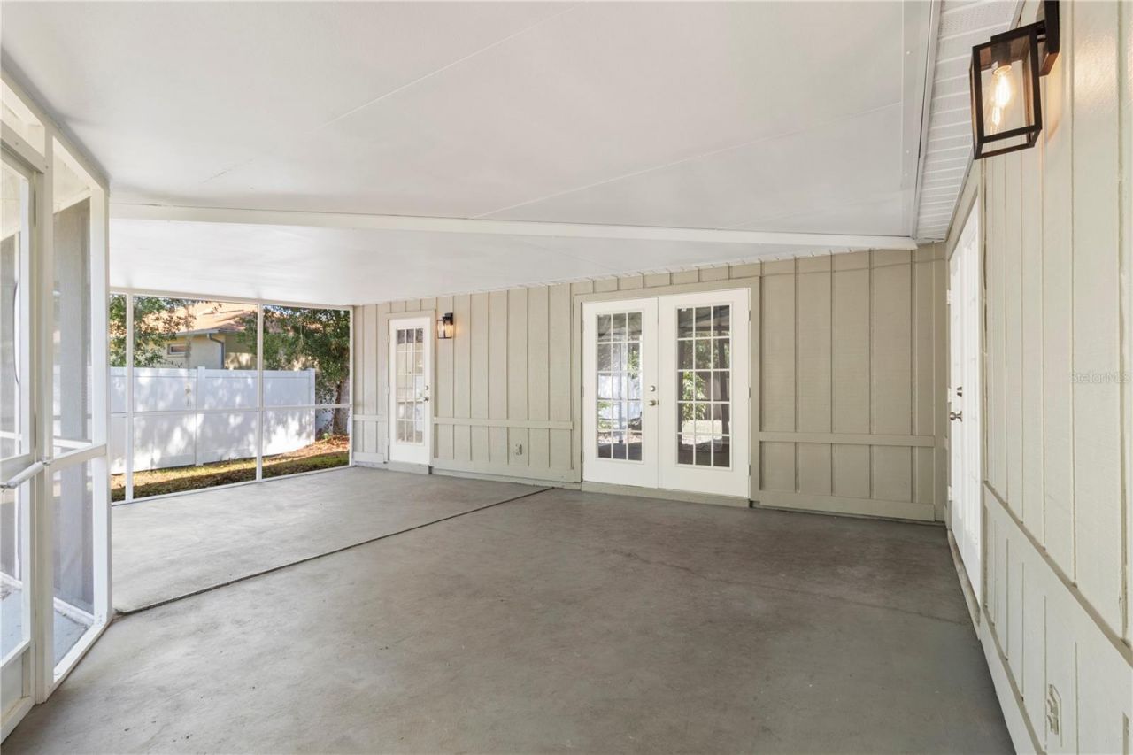 8232 Country Oaks Court , Sarasota, FL 34243 Photo