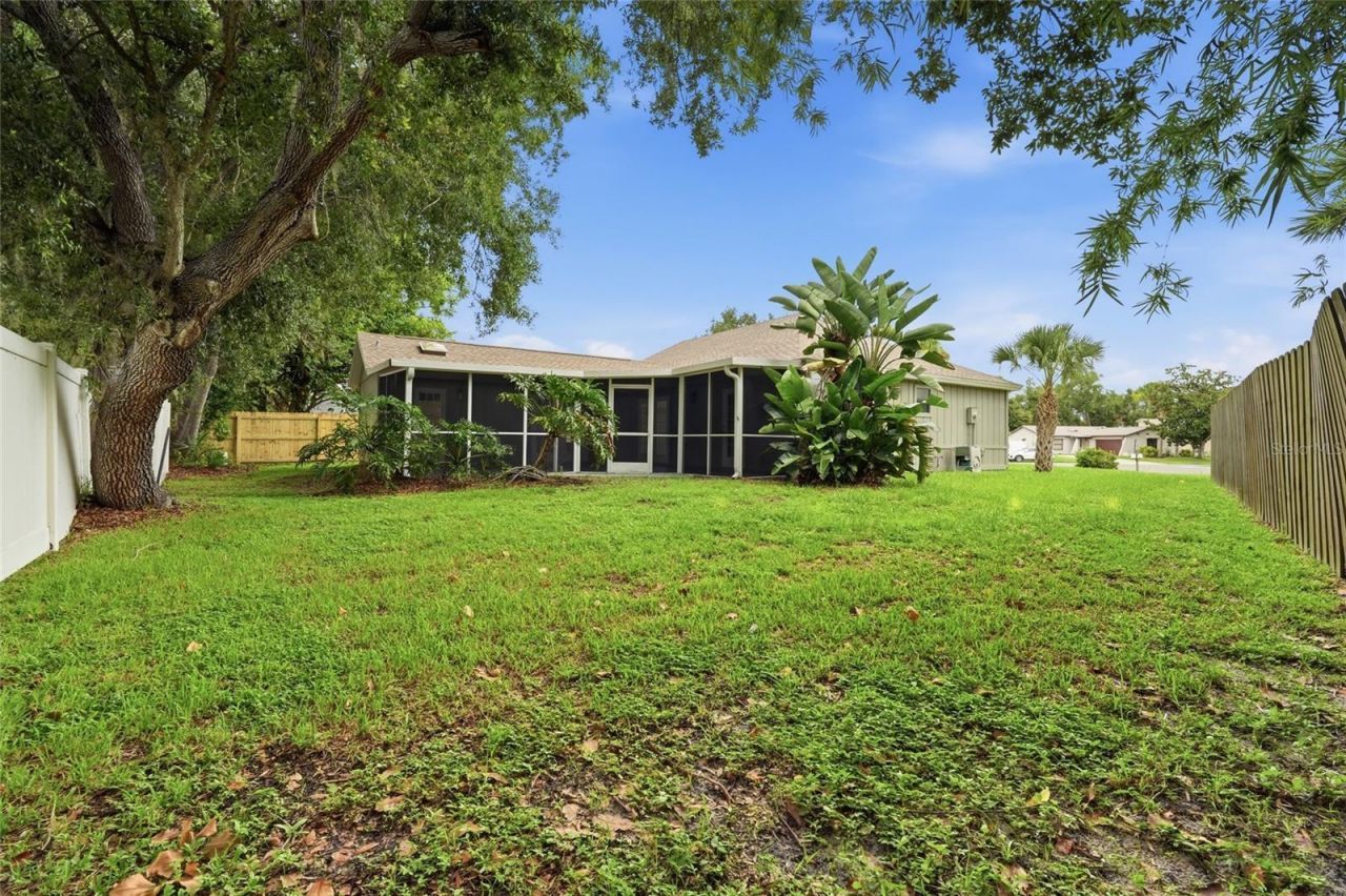 8232 Country Oaks Court, Sarasota, FL 34243 Photo