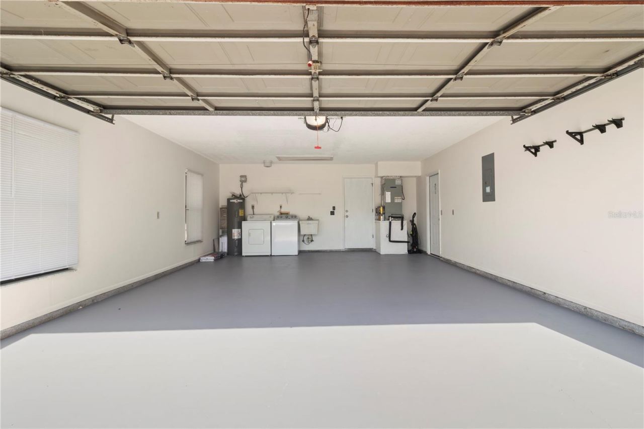 8232 Country Oaks Court , Sarasota, FL 34243 Photo