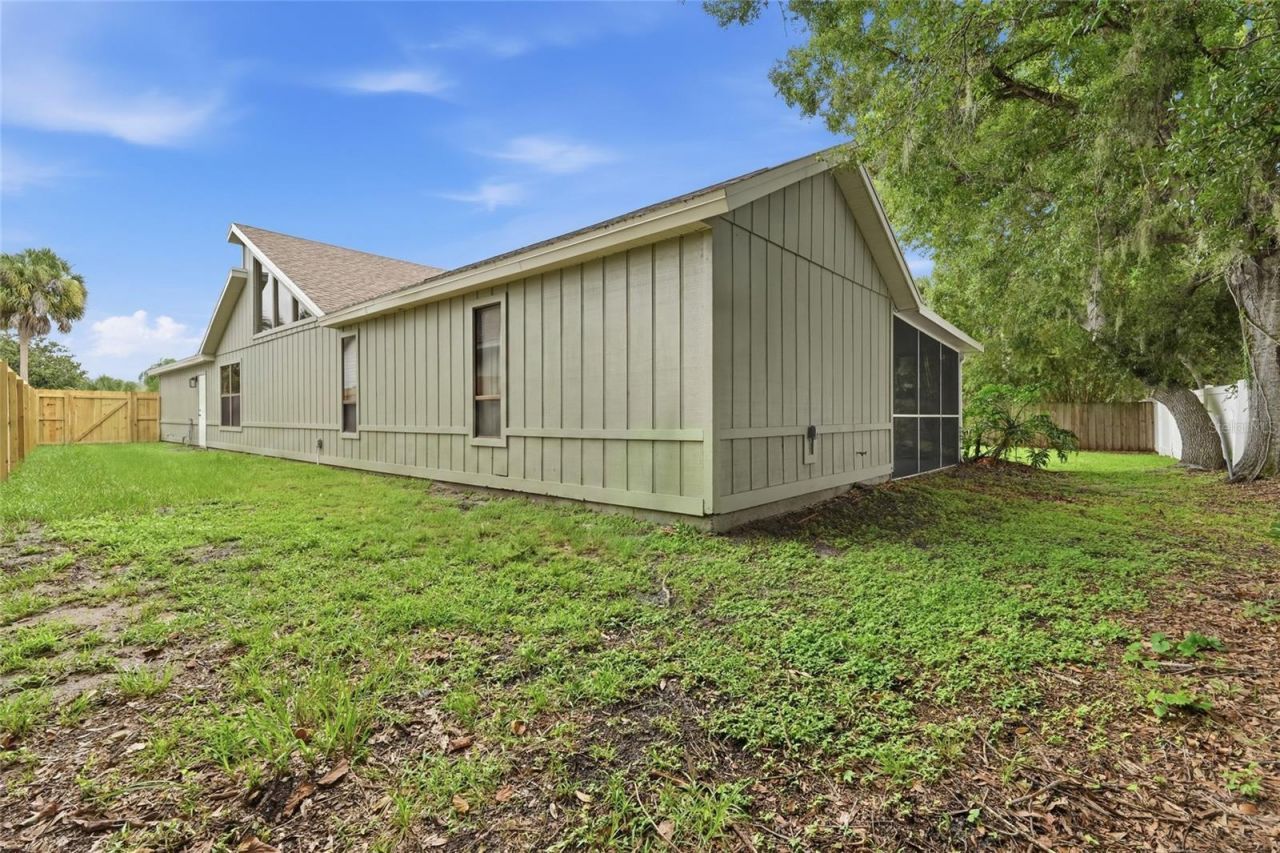 8232 Country Oaks Court, Sarasota, FL 34243 Photo