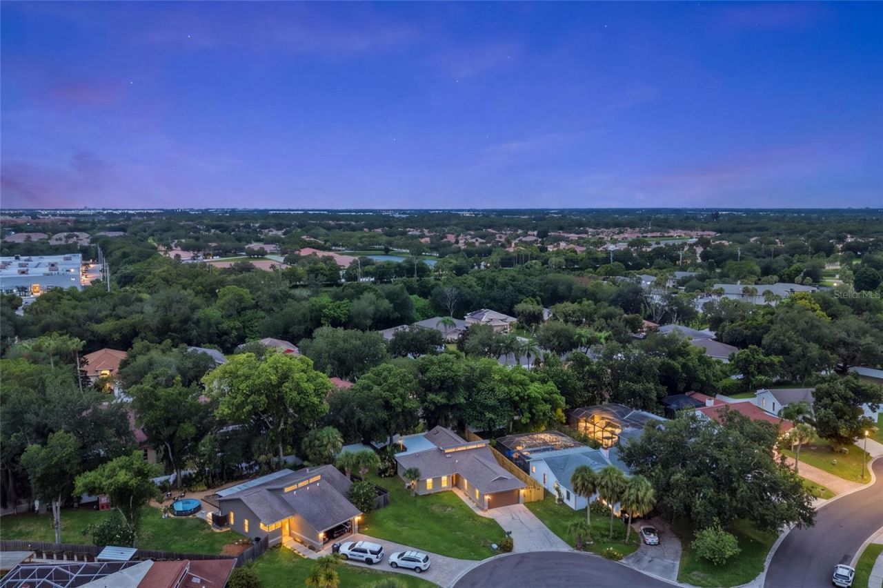 8232 Country Oaks Court, Sarasota, FL 34243 Photo