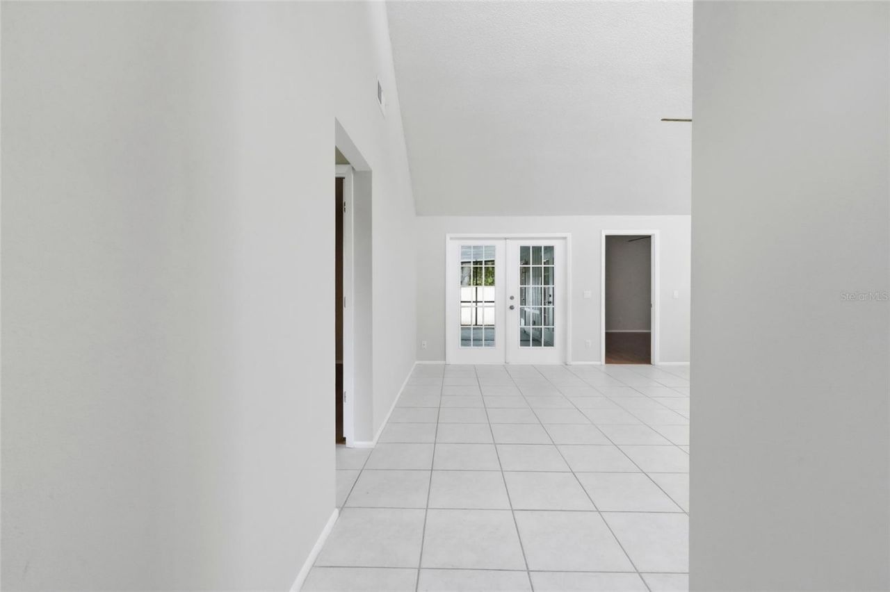 8232 Country Oaks Court, Sarasota, FL 34243 Photo