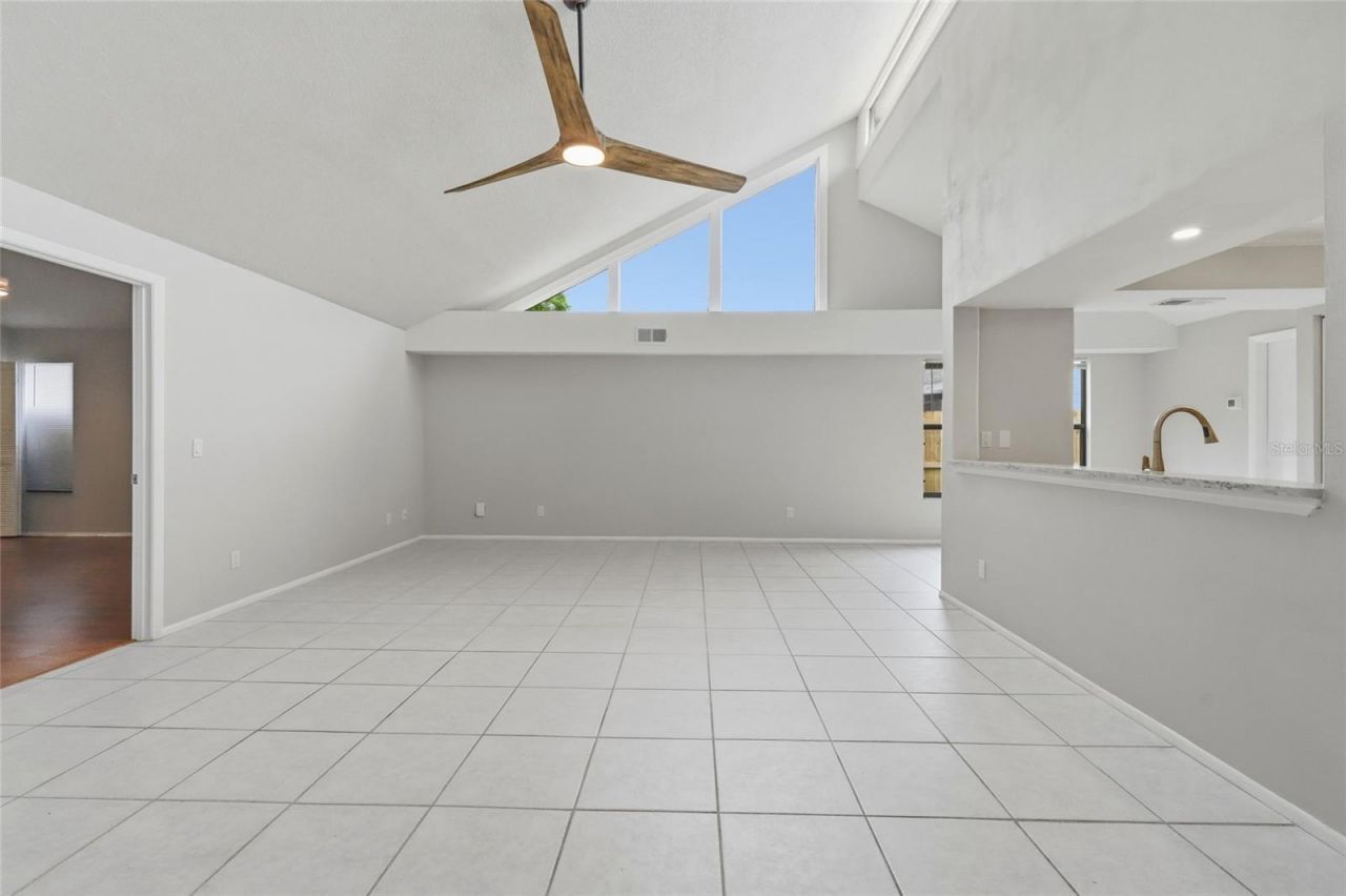 8232 Country Oaks Court, Sarasota, FL 34243 Photo