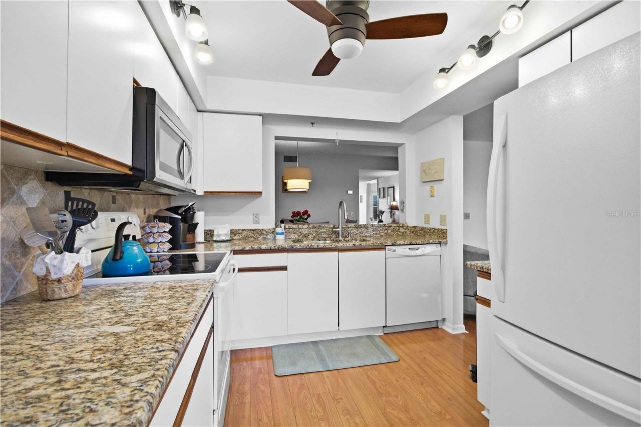 7301 29th Avenue Dr W, Unit 105, Bradenton, FL 34209 Photo