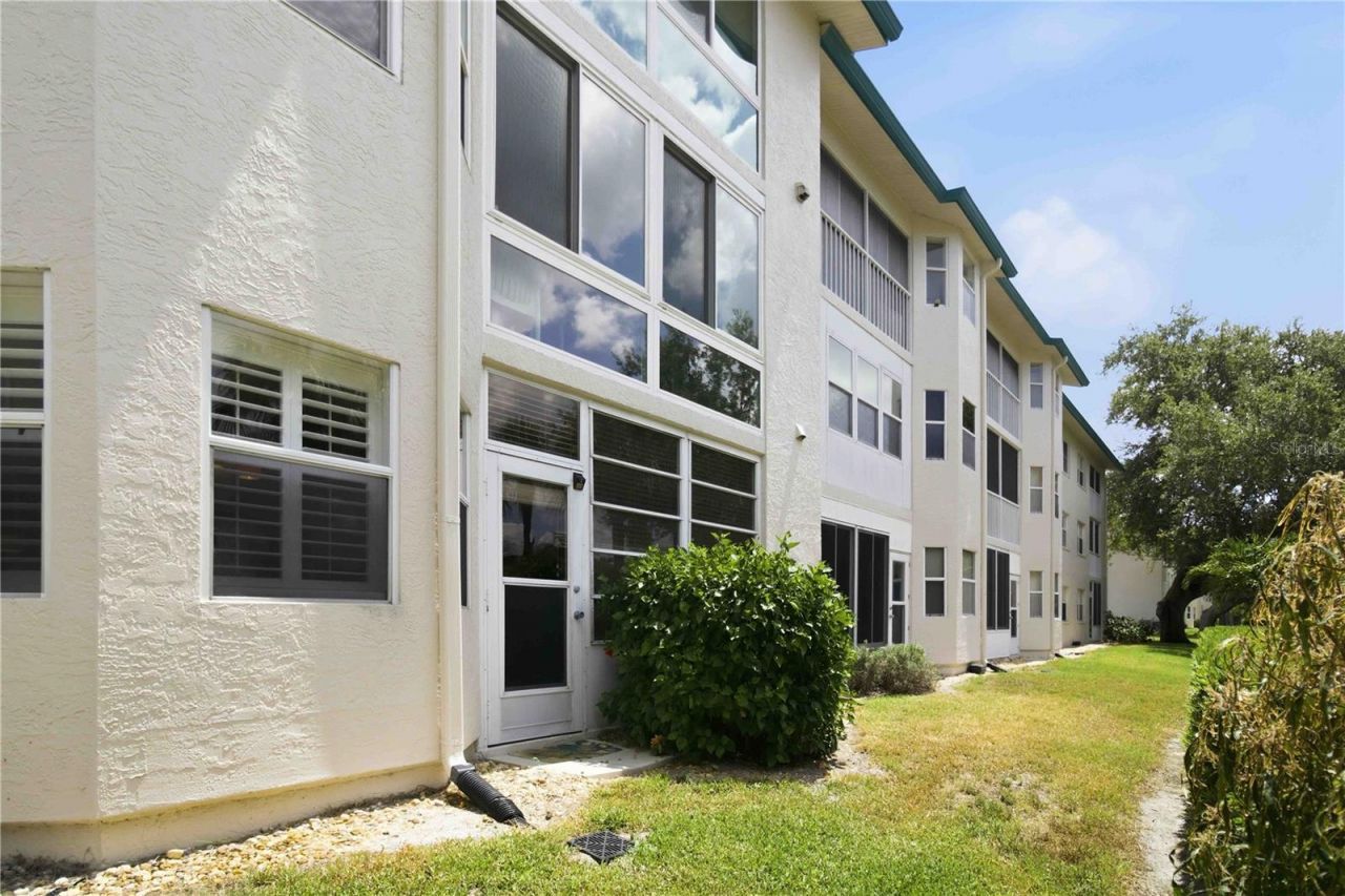 7301 29th Avenue Dr W, Unit 105, Bradenton, FL 34209 Photo