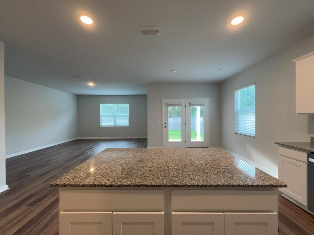 293 W Bradford Pointe Drive Photo 13