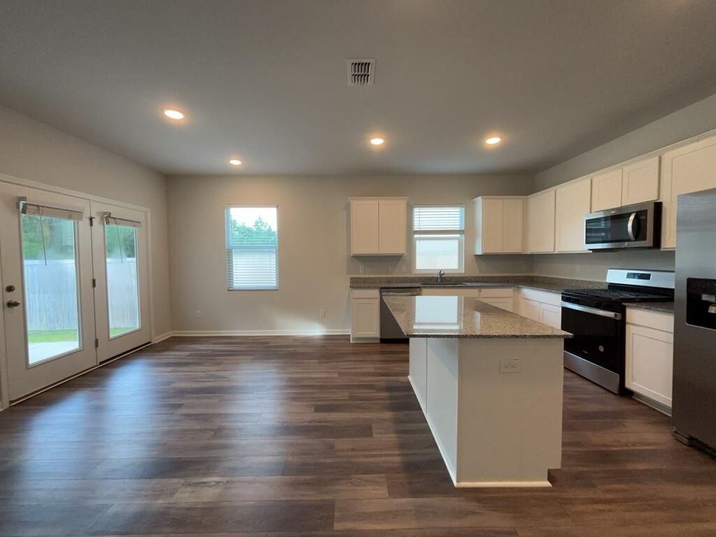 293 W Bradford Pointe Drive Photo 16