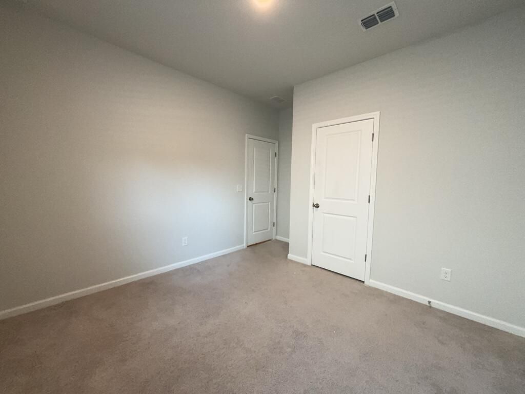293 W Bradford Pointe Drive Photo 7