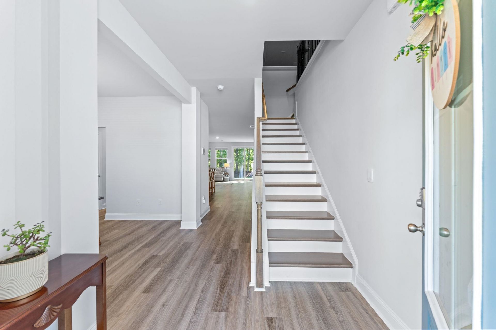 577 Haven View Way  Photo 4