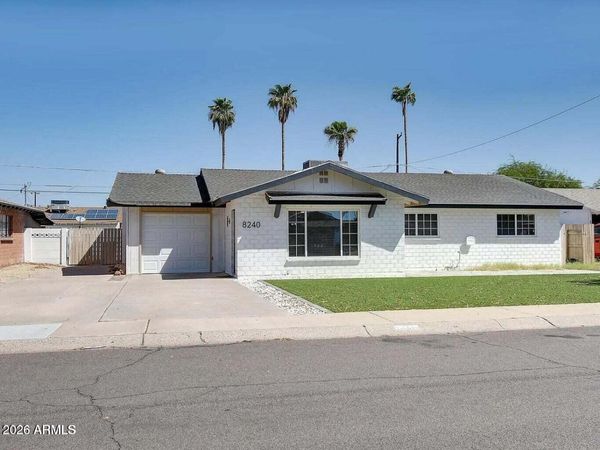 8240 E MONTEROSA Street, Scottsdale, AZ 85251