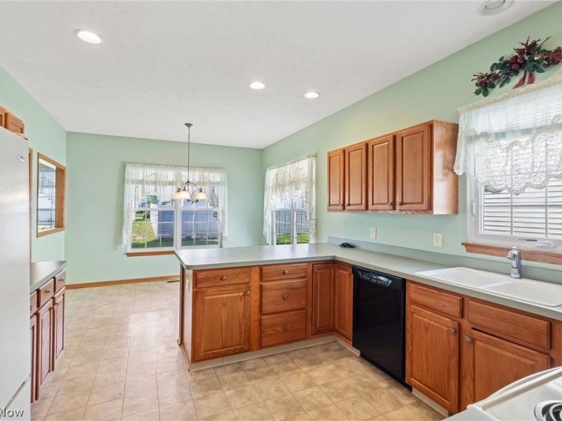173 Saint Charles Place, Elyria, OH 44035 Photo 13