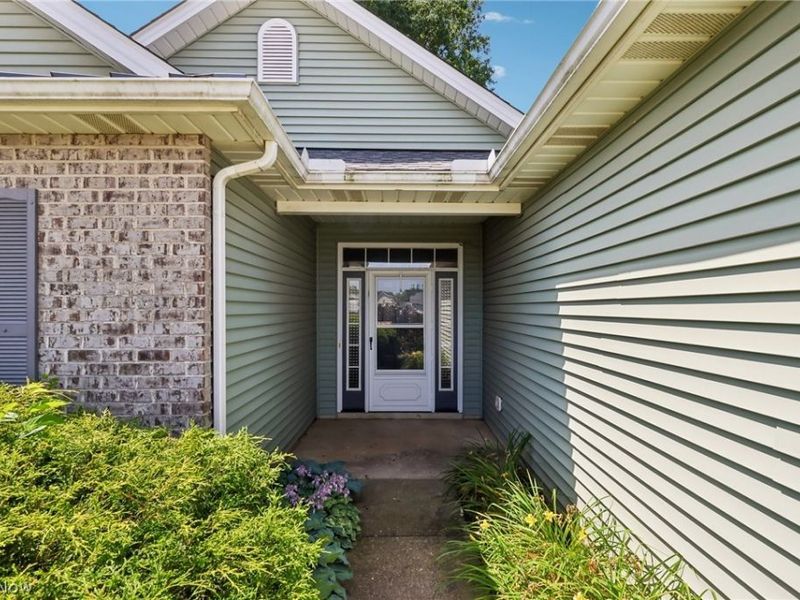 173 Saint Charles Place, Elyria, OH 44035 Photo 2