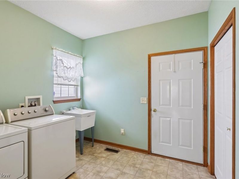 173 Saint Charles Place, Elyria, OH 44035 Photo 21