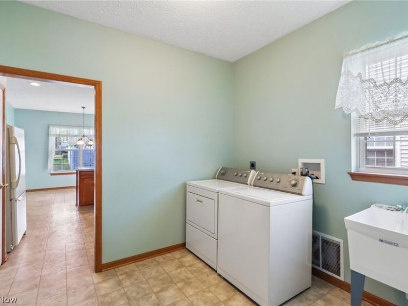 173 Saint Charles Place, Elyria, OH 44035 Photo 22