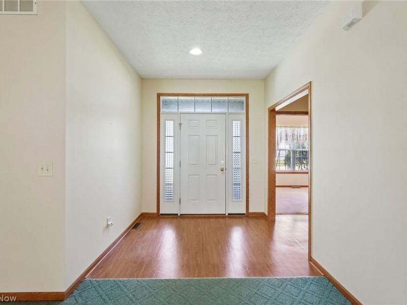 173 Saint Charles Place, Elyria, OH 44035 Photo 6