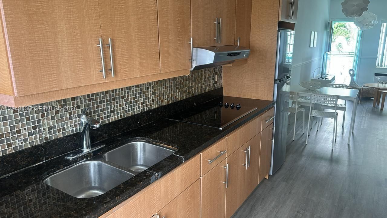 6498 Collins Ave , Unit 48, Miami Beach, FL 33141 Photo