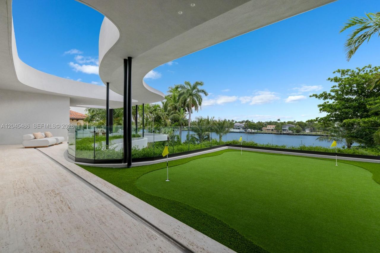 1015 S Southlake Dr, Hollywood, FL 33019 Photo