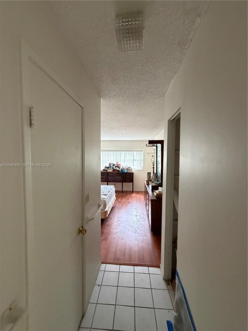 1000 NE 14th Ave, Unit 405, Hallandale Beach, FL 33009 Photo