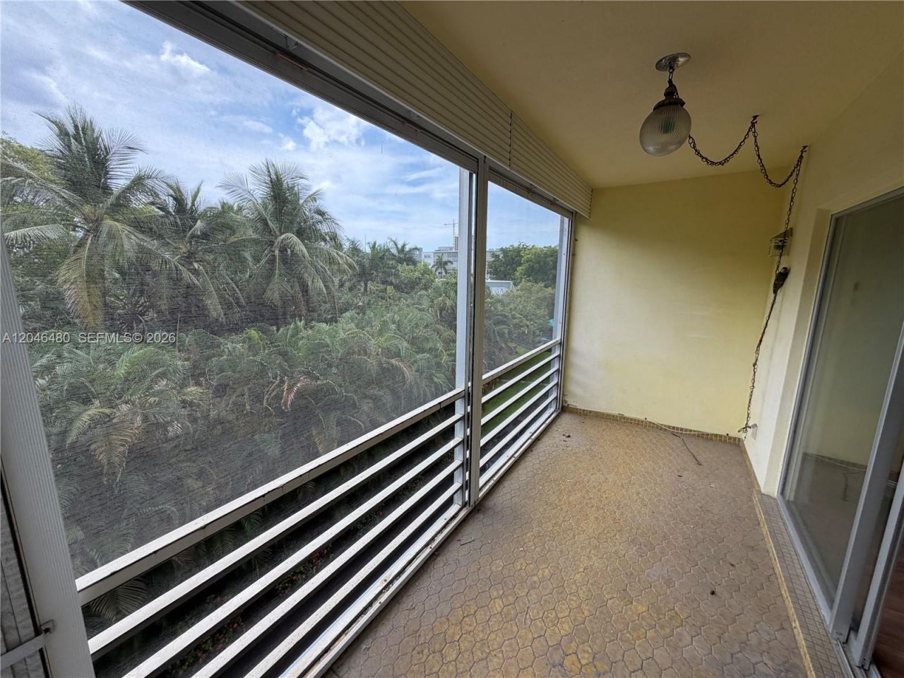 1000 NE 14th Ave, Unit 405, Hallandale Beach, FL 33009 Photo