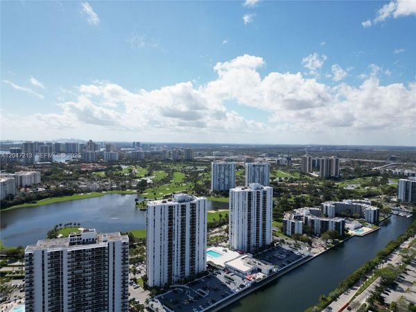 3625 N Country Club Dr , Unit 2409, Aventura, FL 33180