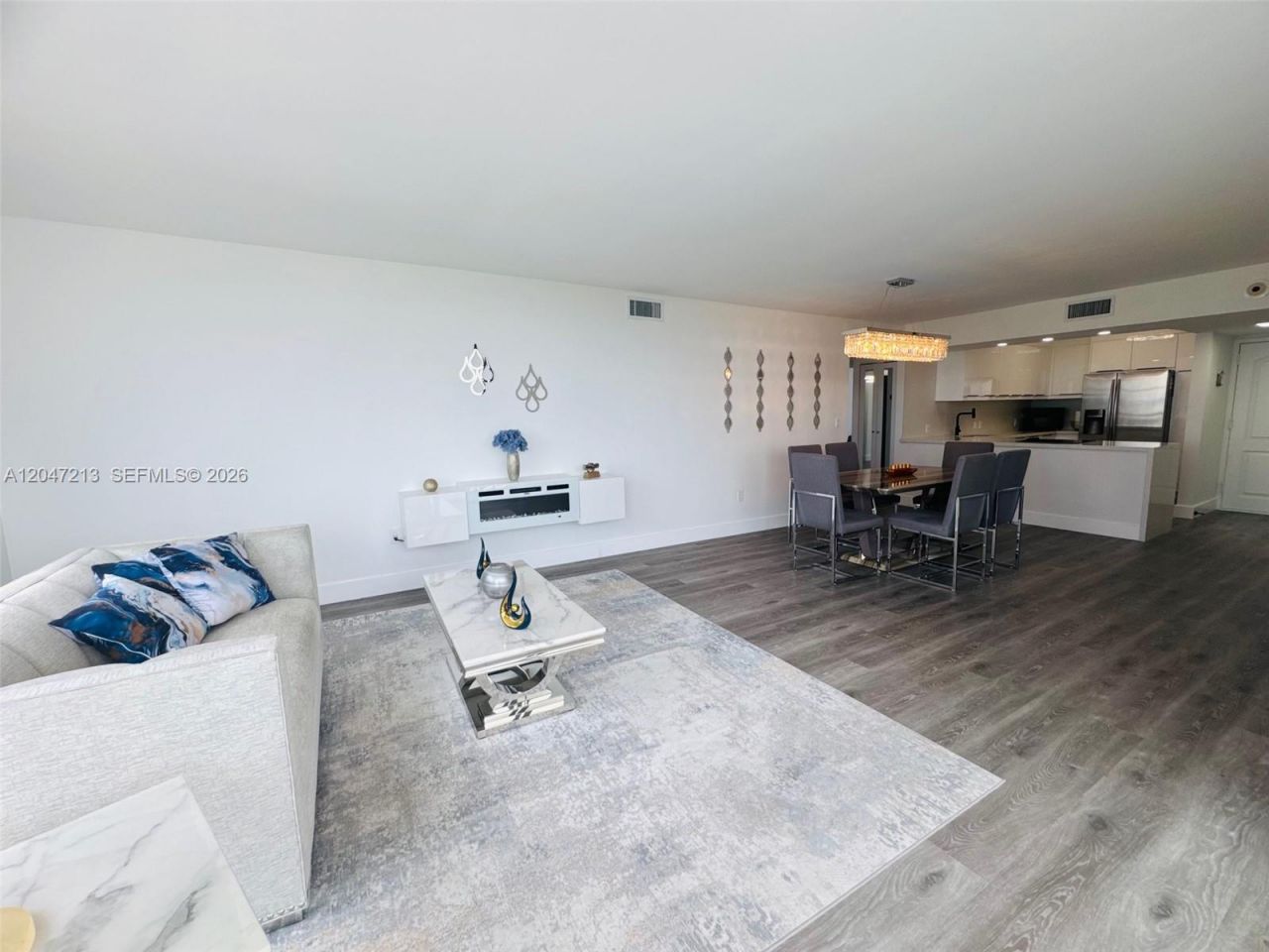 3625 N Country Club Dr , Unit 2409, Aventura, FL 33180 Photo
