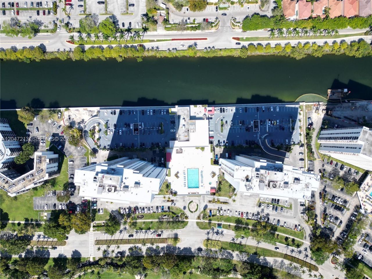 3625 N Country Club Dr , Unit 2409, Aventura, FL 33180 Photo