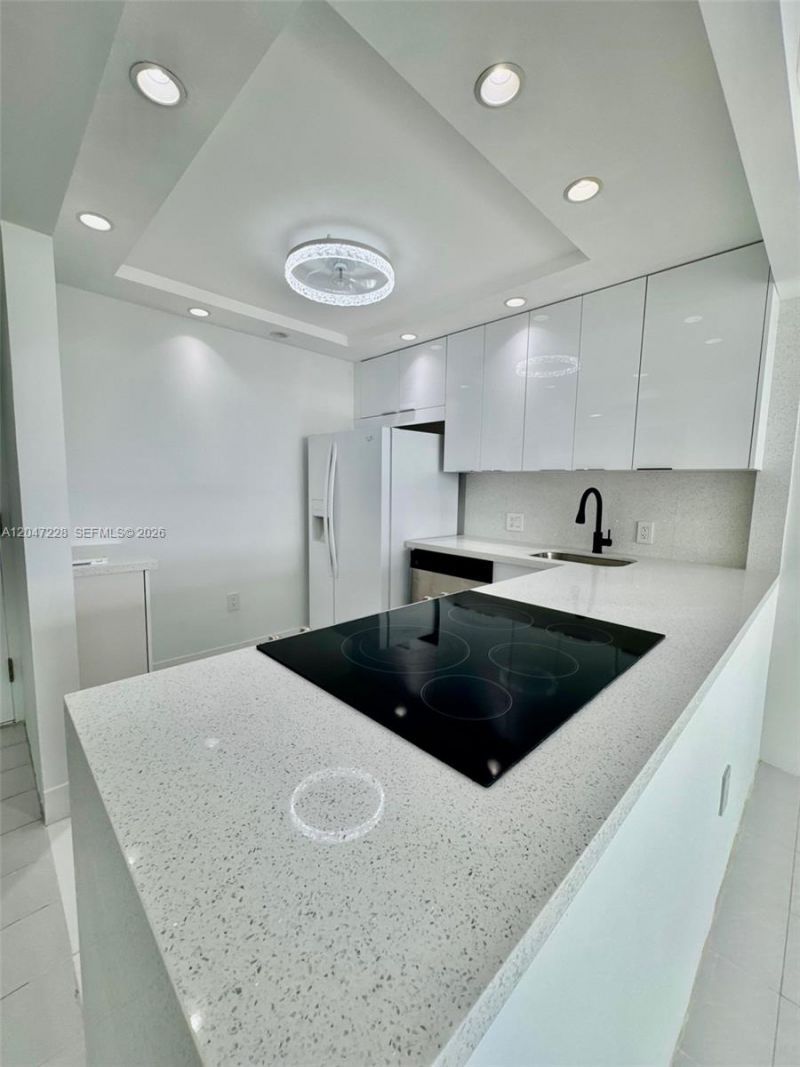 3675 N Country Club Dr , Unit 2007, Aventura, FL 33180 Photo