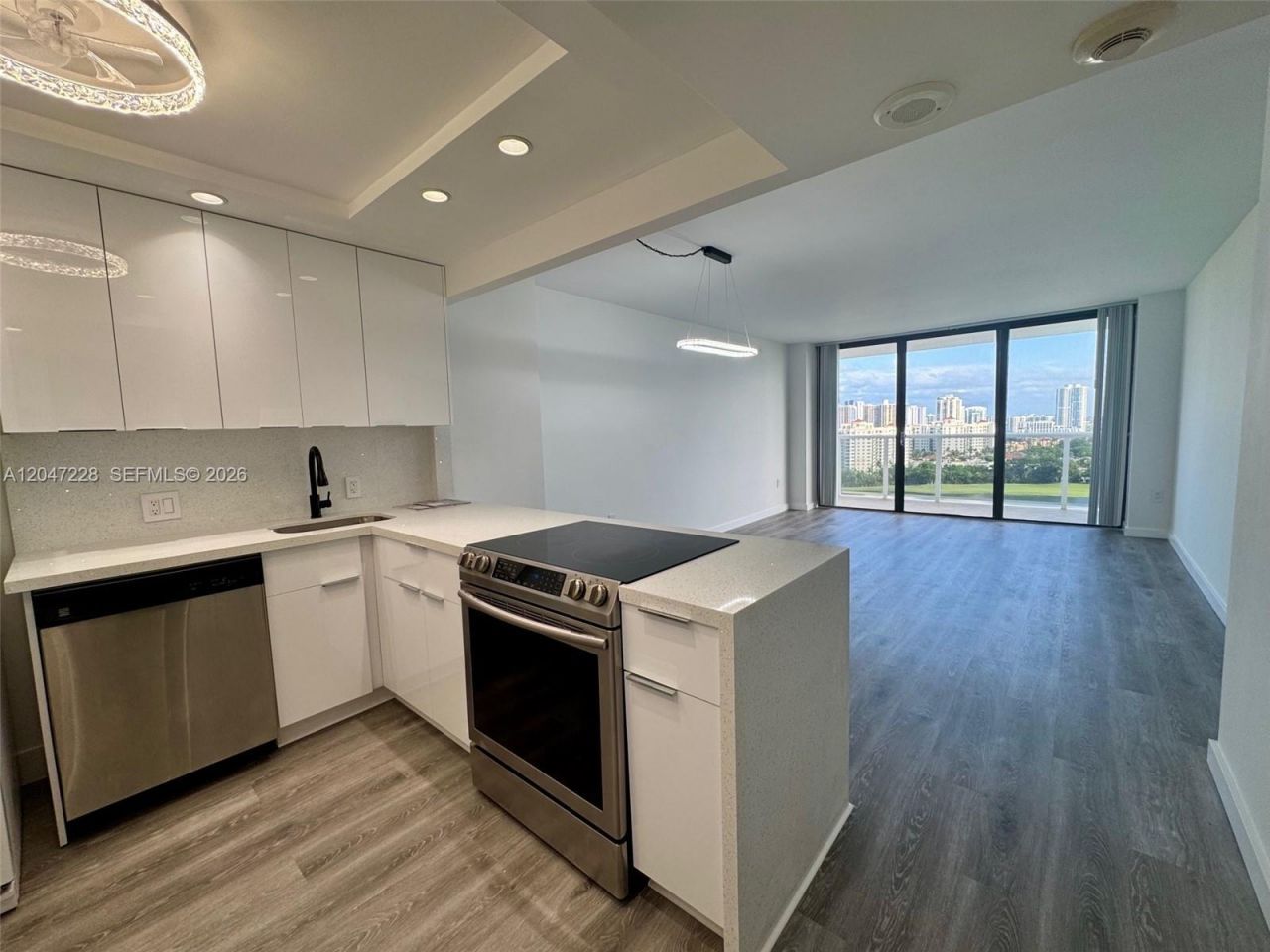 3675 N Country Club Dr , Unit 2007, Aventura, FL 33180 Photo