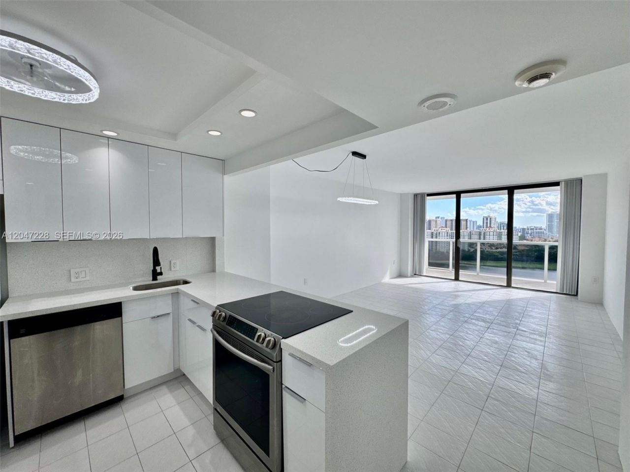 3675 N Country Club Dr , Unit 2007, Aventura, FL 33180 Photo