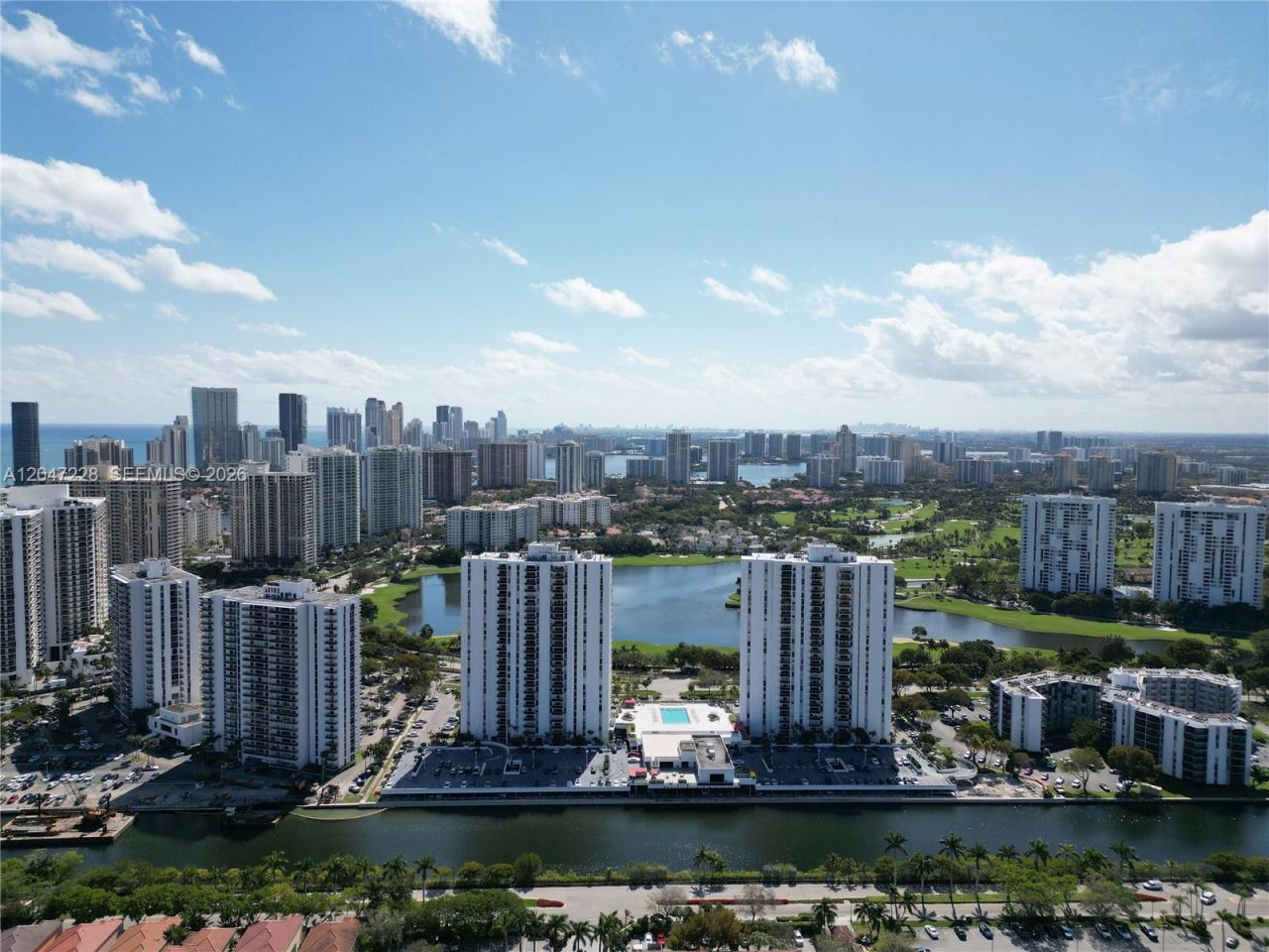 3675 N Country Club Dr , Unit 2007, Aventura, FL 33180 Photo